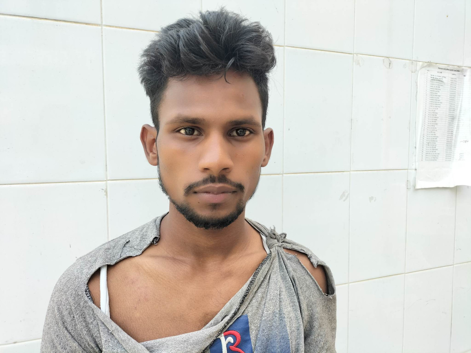নিয়ামতপুরে মোটরসাইকেল চোর আটক